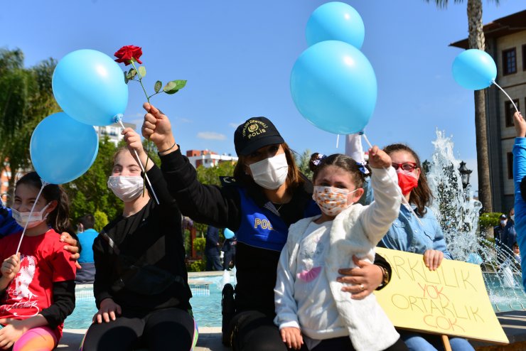 Otizmli Çocuklar, Şehir Turu Atıp, Kendileri İçin Havalanan Polis Helikopterine El Salladı