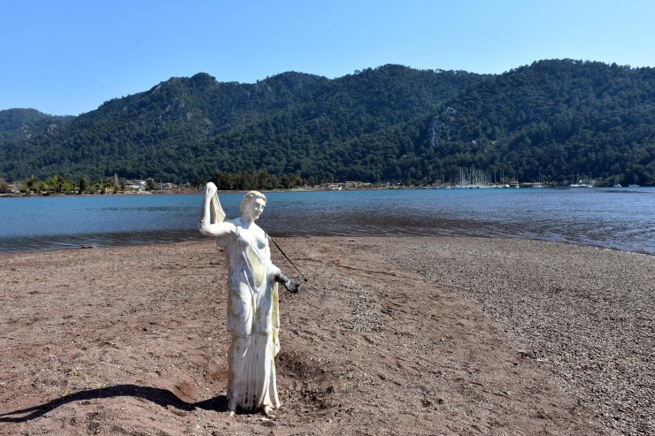 Kızkumu'nun Prenses Heykeli Kopan Eline Kavuşuyor