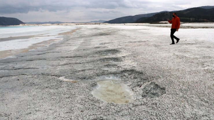 Salda Gölü'nde Doğa Kendini Yeniledi, Çamur Çukurları Kapanmaya Başladı