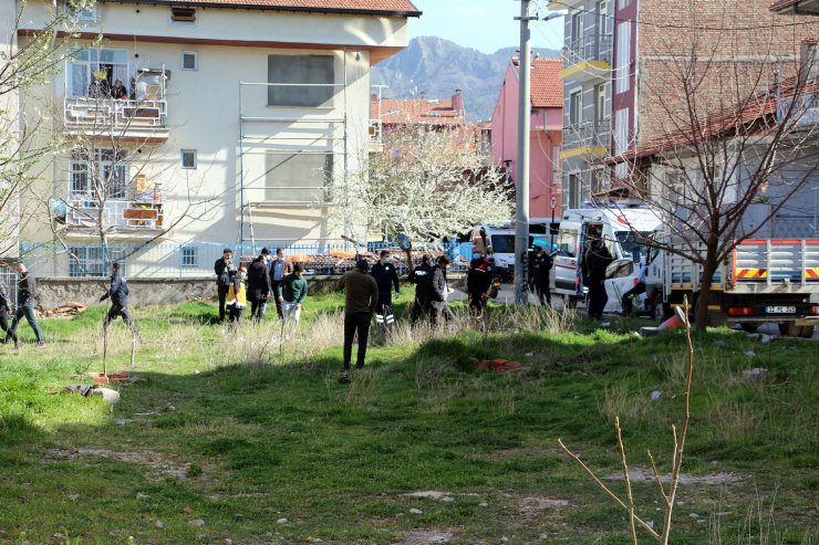 Polisin 'dur' İhtarına Uymayıp Kaçan Kişi, Tüfekle İntihar Etti