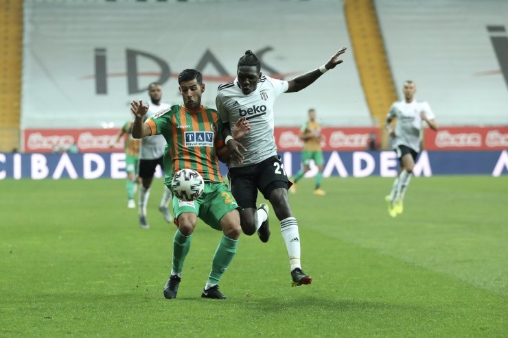 Aytemiz Alanyaspor'un Üzerinde Kara Bulutlar Dolaşıyor