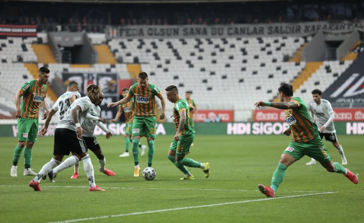 Aytemiz Alanyaspor'un Üzerinde Kara Bulutlar Dolaşıyor