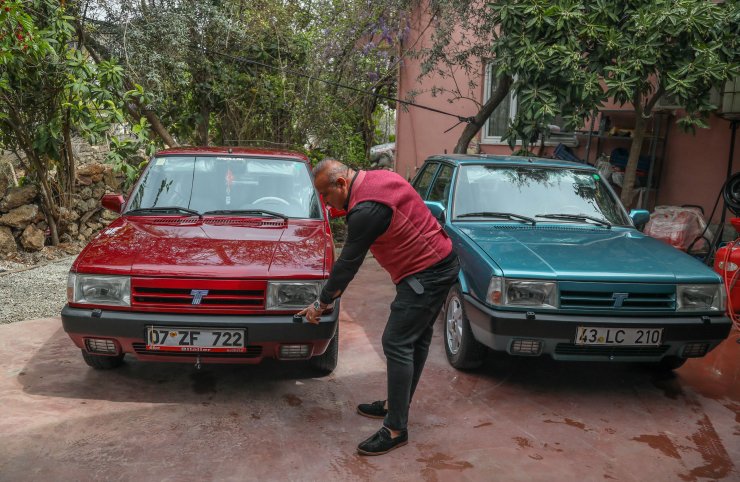 'boyasına Taş Değer' Diye İki Otomobilini Trafiğe Çıkarmıyor