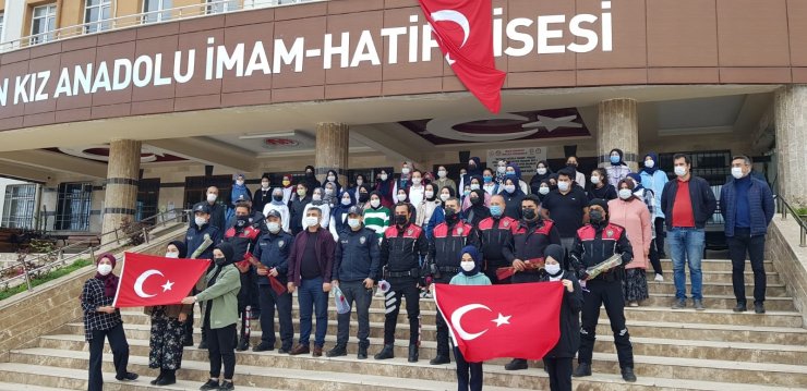 Lise Öğrencilerinden 'asılsız Kavga İhbarı' İle 'polis Haftası' Sürprizi