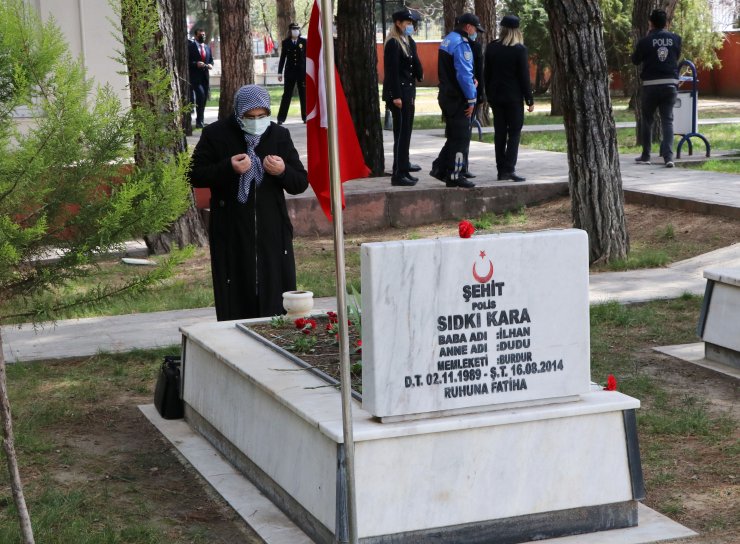 Şehit Polisin Annesi: 'her Kişiye Nasip Olmaz' Derdi, Allah Ona Göre Yazmış