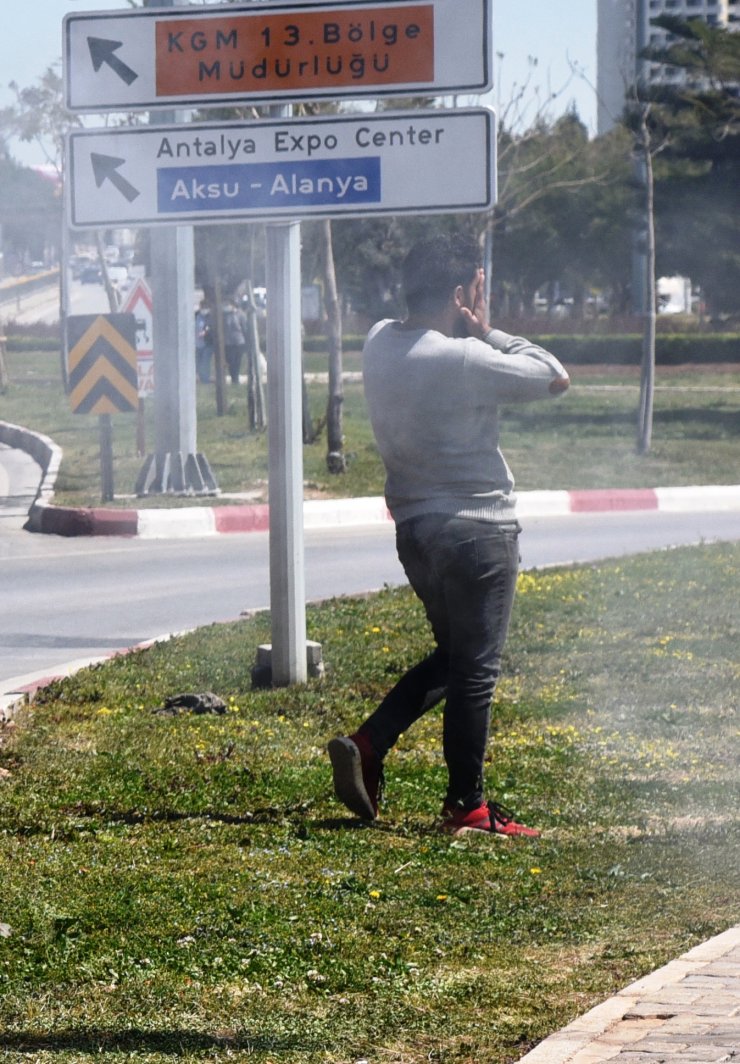 Motosikletinin Römorkunda Çıkan Yangını Üzüntüyle İzledi