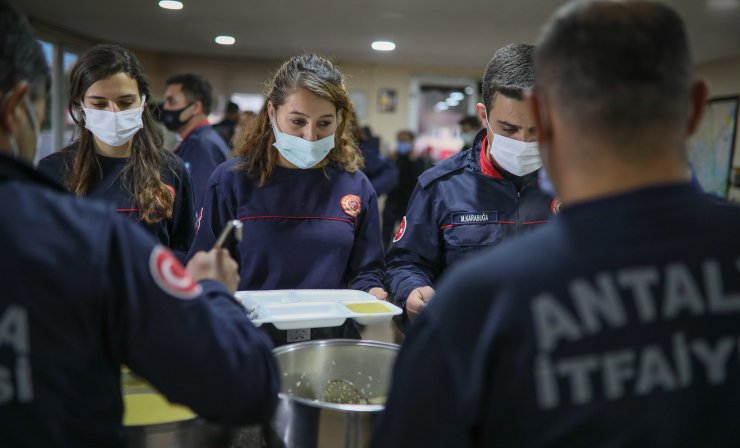 Yangın Bekçileri, Oruçlarını ‘itfaiyeci Duası’yla Açtı