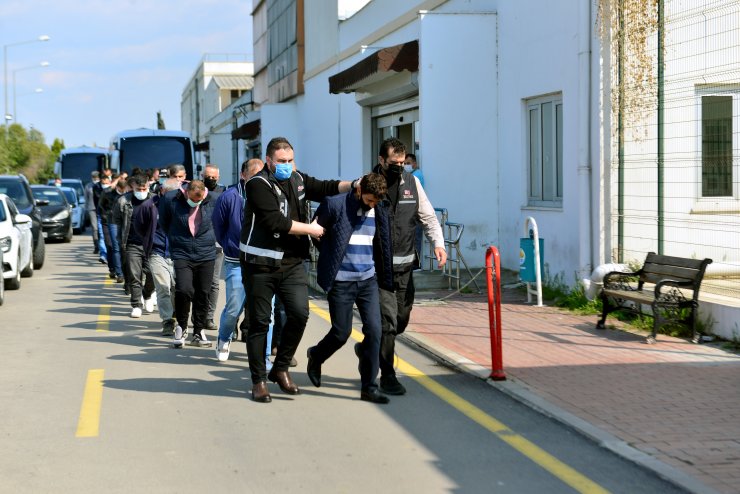 Adana’da, Silah Ve Mühimmat Kaçakçılığı Şüphelileri Adliyede