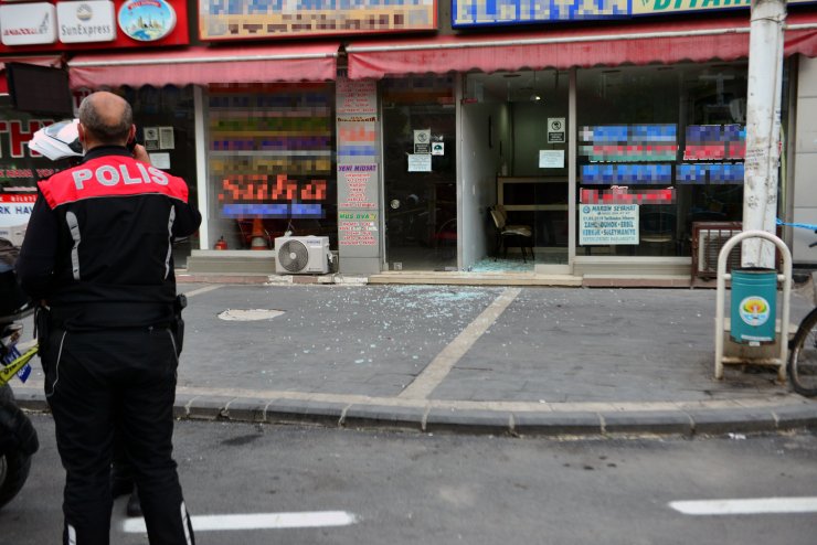 Husumetlisinin İş Yerini Basıp, Tabancayla Ateş Açtı: 3 Yaralı