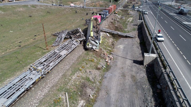 Pozantı'da Enkaz Kaldırıldı, Tren Seferleri Yeniden Başladı