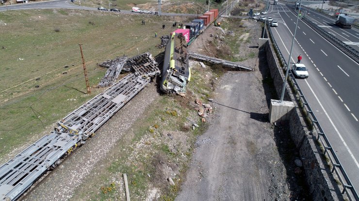 Adana'daki Tren Kazasının, Güvenlik Kamerası Görüntüleri Ortaya Çıktı