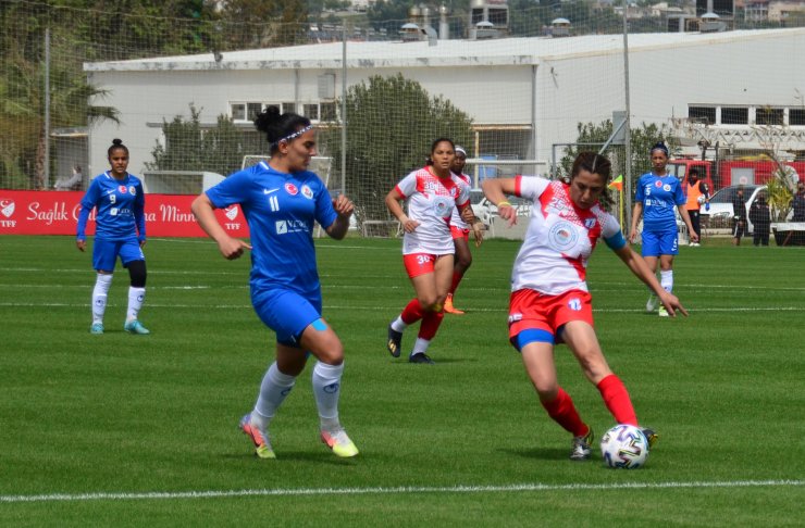 Turkcell Kadın Futbol Ligi Sağlık Çalışanları Sezonu Başladı