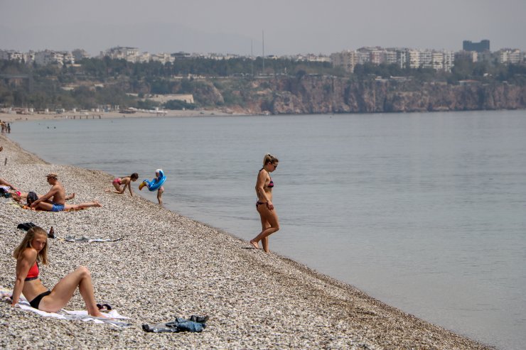 Kısıtlamadan Muaf Turistlerin Sahil Keyfi