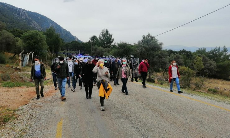 Akbük Koyu'nda Gergin Yıkım