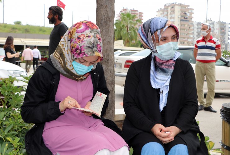 Attan Düşen Jokey İçin Ailesinin Ve Nişanlısının Umutlu Bekleyişi Sürüyor