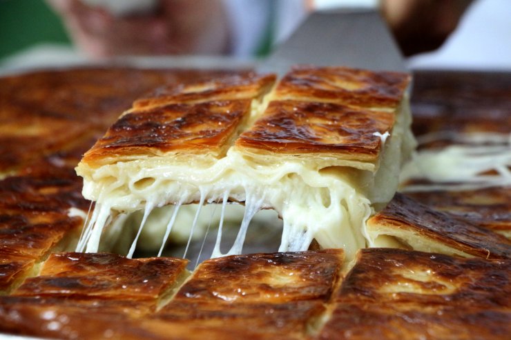 Seyyar Olarak Börek Satmaya Başladı, 183 Şube Açtı