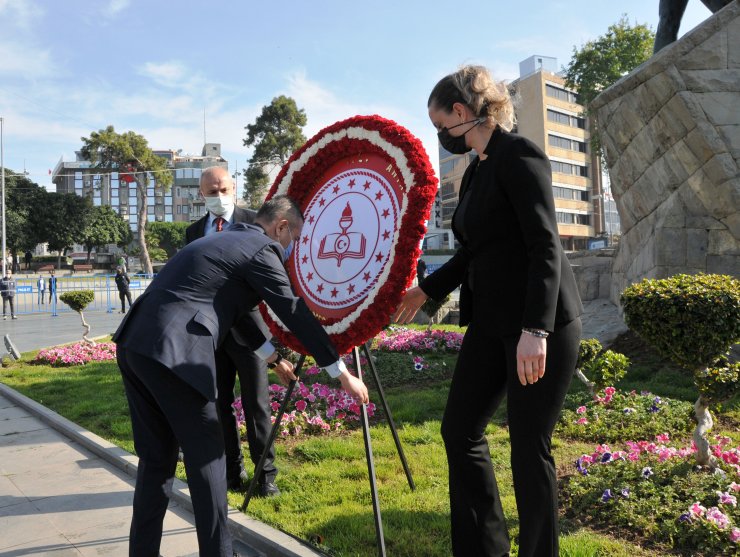 Antalya'da Koronavirüs Tedbirli 23 Nisan Töreni