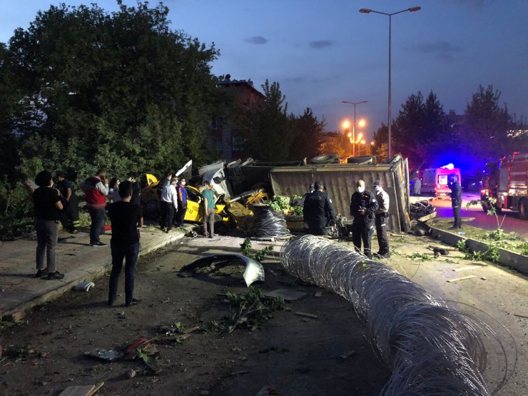 Freni Boşalan Vincin Ortalığı Savaş Alanına Çevirdiği Anlar Kamerada: 2 Ölü, 5 Yaralı