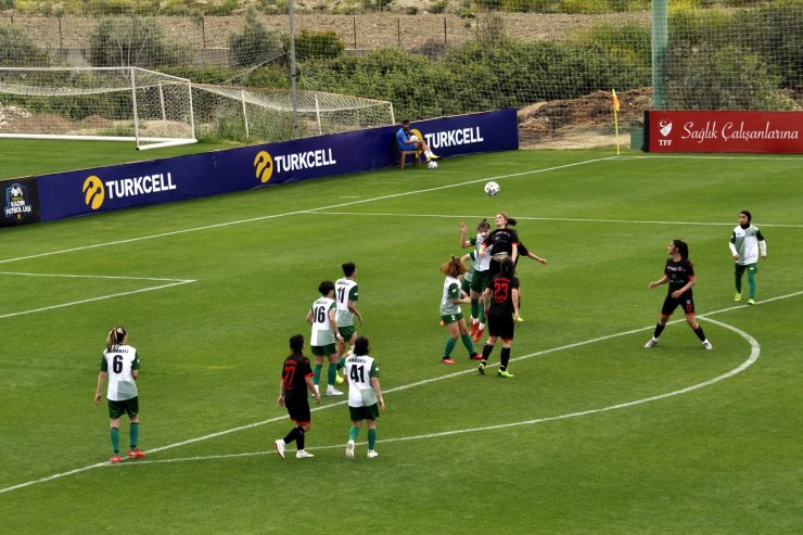 Konak Belediyespor Ve Kayseri Gençlerbirliği Çeyrek Finalde