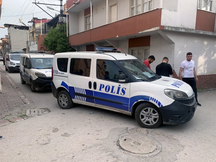 Tüfekle Başından Vurulmuş Halde Ölü Bulundu; Polis, Kaçan Arkadaşını Arıyor