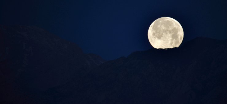 Antalya'da 'süper Ay' Manzarası