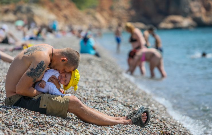 Antalya'da 'tam Kapanma' Öncesi Sahil Keyfi