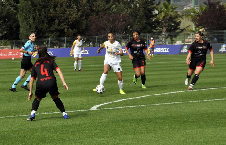 Turkcell Kadın Futbol Ligi’nde İlk Yarı Finalist Alg Spor