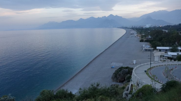 Antalya'da Kısıtlama Öncesinde Yoğunluk, Sonrasında Sessizlik