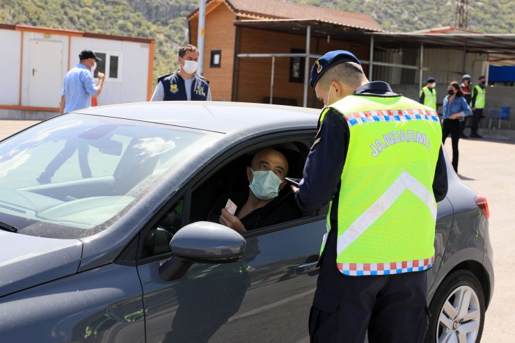 Antalya'da Kontrol Noktaları Sakin