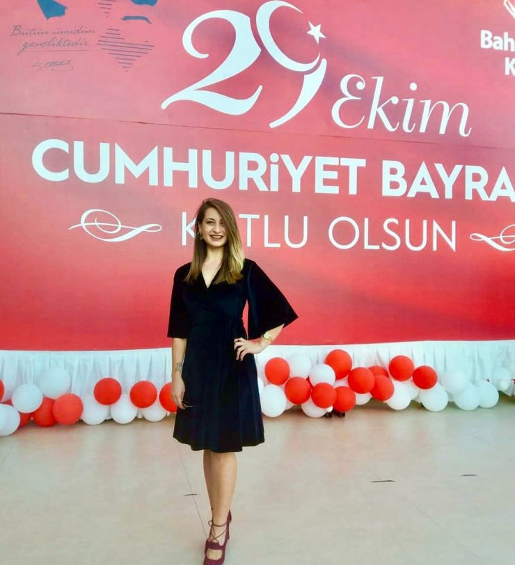 Canlı Derste Beyin Kanaması Geçiren Esra Öğretmen, Yaşama Tutunamadı