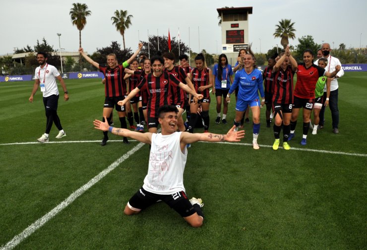 Turkcell Kadın Futbol Ligi’nde İlk Finalist Fatih Vatanspor