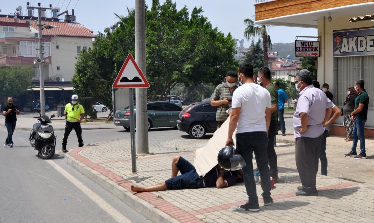 Arı Soktu; Motosikletle Hastaneye Giderken Kaldırıma Çarptı