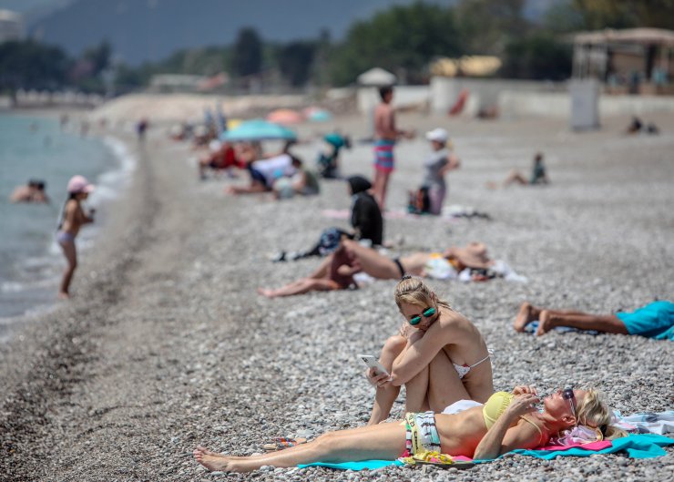 Konyaaltı Sahili, Tam Kapanmada Turiste Kaldı