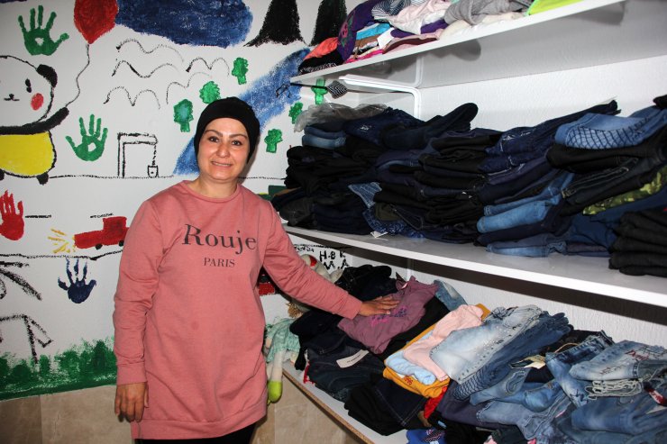 Muhtar Emine, İhtiyacı Olan Çocuklar İçin Giyim Mağazası Açtı