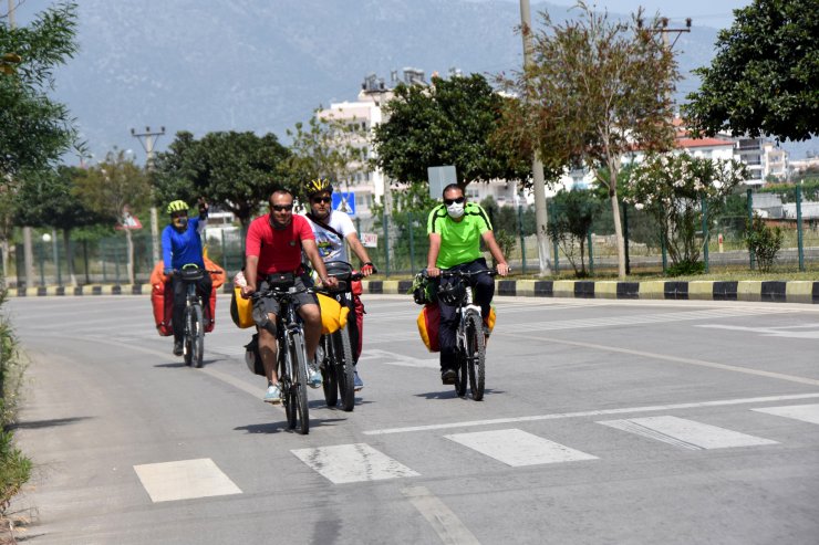 İranlı Bisikletlilerden Türkiye'de 450 Kilometre Hedefi