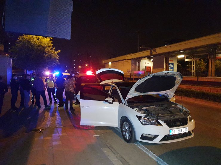 Polisten Kaçtılar, Maske Ambalajına Gizledikleri Uyuşturucuyla Yakalandılar