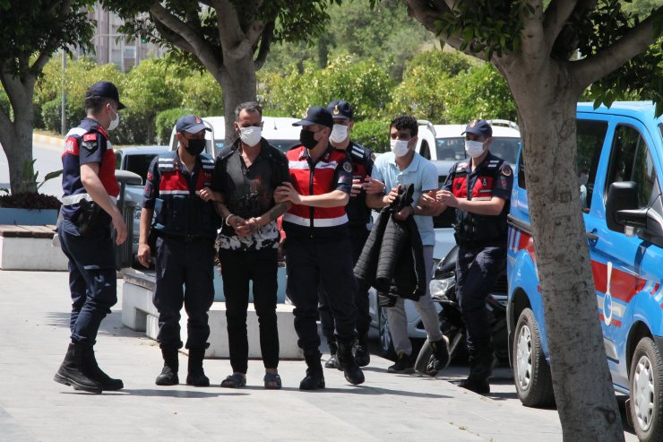 Tartıştıkları Özbek Komşularını Dövüp, Bıçaklayarak Öldürdüler (2)