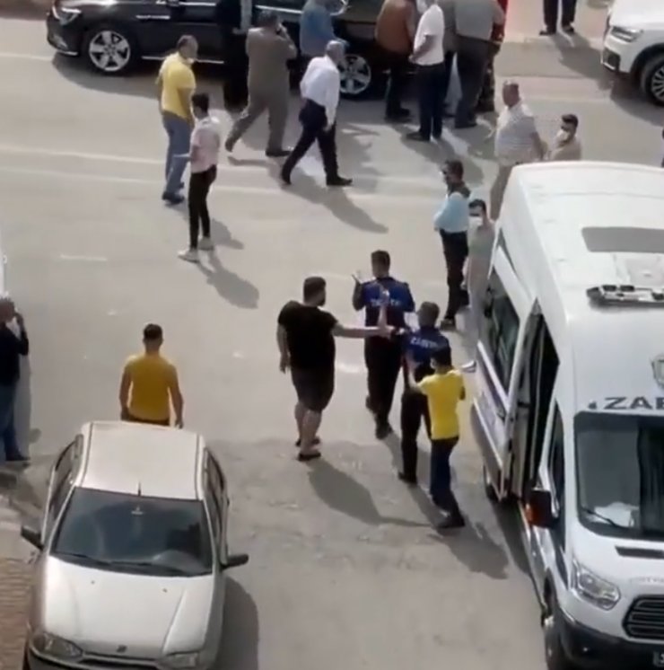 Hatay'da Esnaf Ve Zabıta Kavgası; 1 Zabıta Bıçakla Yaralandı