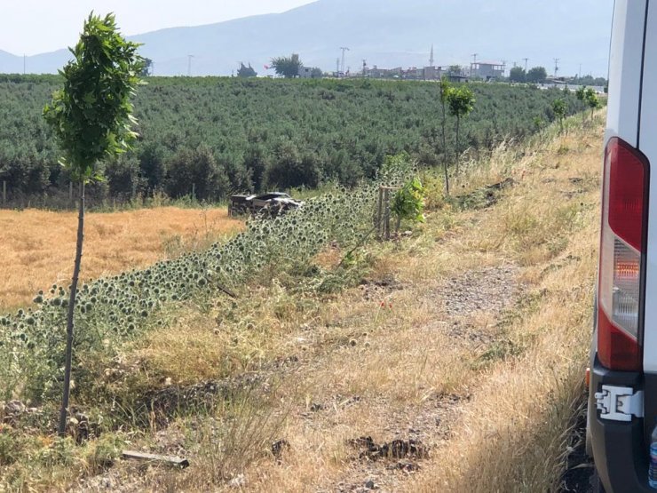 Hatay'da Minibüs, Şarampole Devrildi: 3 Asker Yaralı