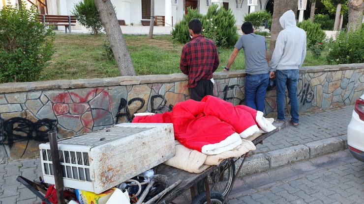 Caminin Klima Ünitesini Çalan Şüpheliler, Müezzinlerin Dikkati Sayesinde Yakalandı