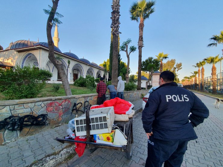 Caminin Klima Ünitesini Çalan Şüpheliler, Müezzinlerin Dikkati Sayesinde Yakalandı