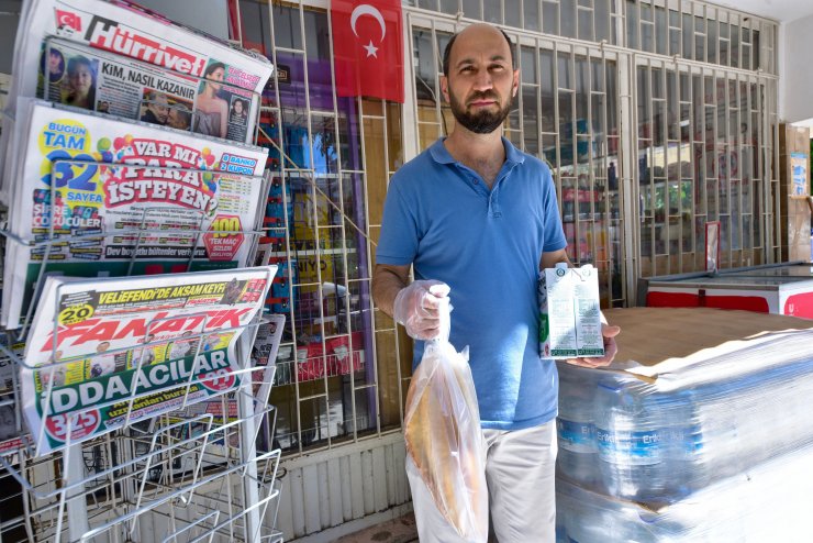 1 Yıldır Siparişleri Balkondan Sarkıtılan Sepete Dolduruyor