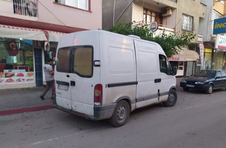 Adana'da Kaynağı Belli Olmayan 2 Ton Et Ele Geçirildi