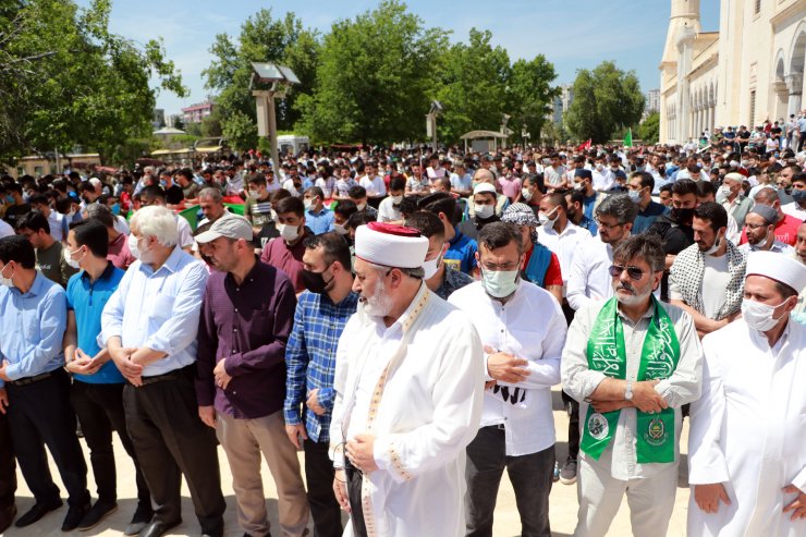 Adana’da, Filistin’de Ölenler İçin Gıyabi Cenaze Namazı