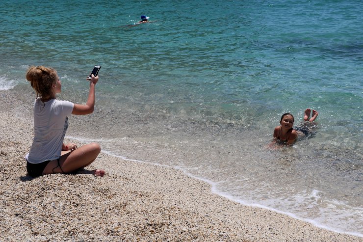 Alanya'da Bayramda Plajlar Turistlere Kaldı