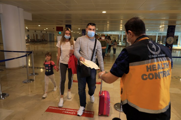 40 Günde 234 Bin Turistin Geldiği Havalimanında Covid-19 Tedbirleri