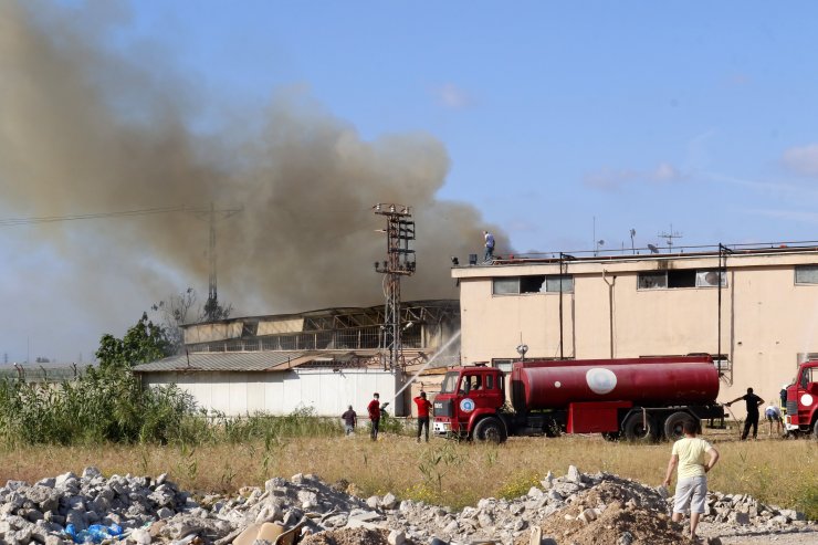 Antalya'da Otel Ekipmanları Satan Firmanın Deposunda Korkutan Yangın