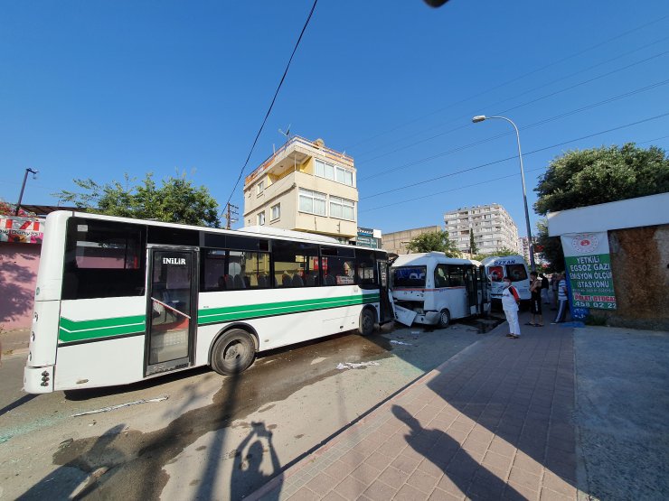 5 Araçlı Zincirleme Kazada 2 Yaralı