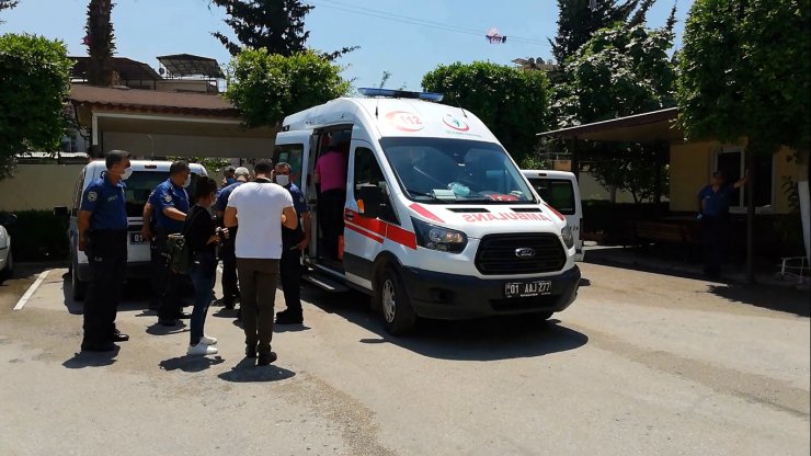 Kaldırıma Terk Edilen Bebeğe 'maviş' İsmini Verdiler