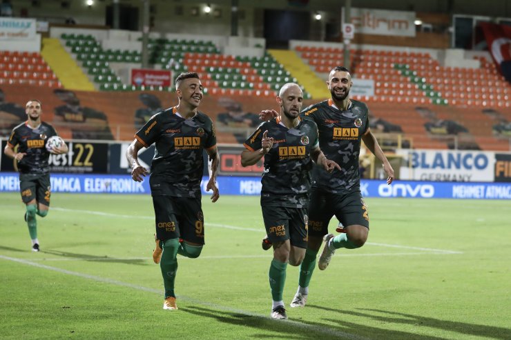 Aytemiz Alanyaspor'da Gollerin Çoğu 'ortadan'